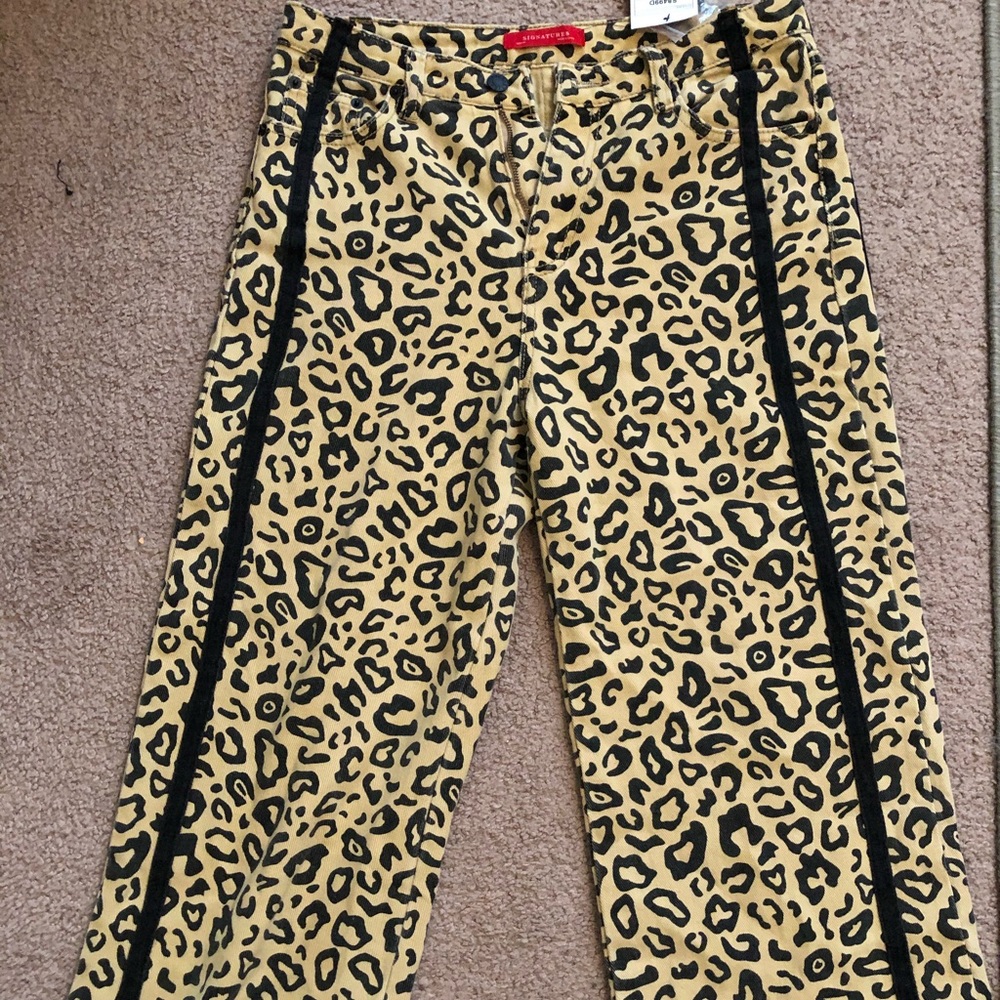 Cheetah pattern pants✨ - Picture 2 of 2